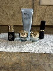 Estee’ Lauder 5 Piece Gift Pack For Face, Eyes And Lips