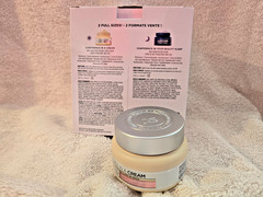 IT COSMETICS HYDRATE 2 OZ JARS, 1- DAY CREAM & 1- NIGHT CREAM