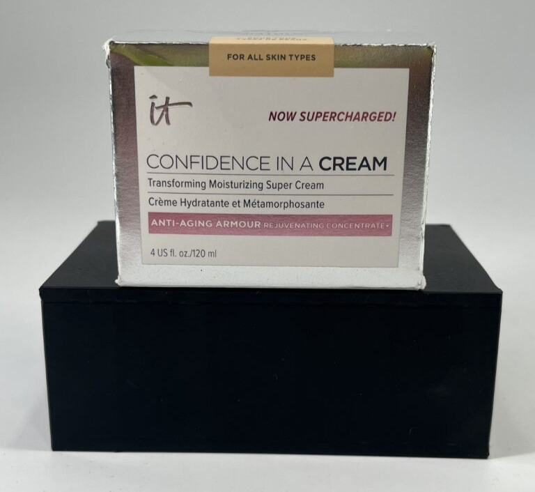 IT Cosmetics Confidence in a Cream Moisturizer (120 ml, 4 fl oz) -damaged box