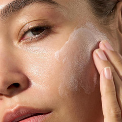 Dynamic Skin Recovery SPF50, Anti-Aging Face Sunscreen Moisturizer, Medium-Weigh
