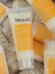 MURAD Essential-C Day Moisture SPF 30. 1.7oz (0.33 oz x 6)