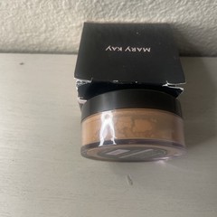 Mary Kay Silky Setting Powder 0.28 oz / 8 g New
