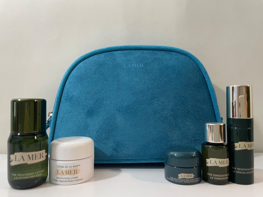 La Mer 6 Piece Skincare Travel Gift Set Including Blue Travel Makeup Pouch NEW