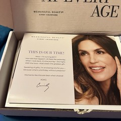 MEANINGFUL BEAUTY 7-Piece Anti-Aging Skincare Set by Cindy Crawford NEW